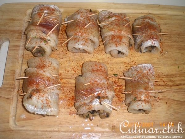 Рыбные рулеты с шампиньонами