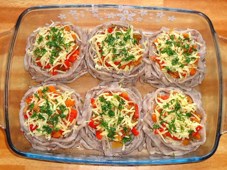 "Гнёздышки" из фасолевой лапши с овощами,грибами и сыром