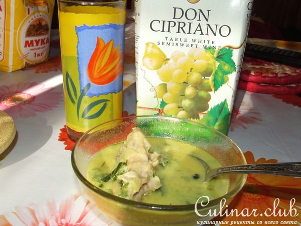курица тушеная в молоке с мятой, корицей и листьями черной смородины