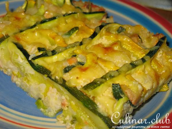 Рисовая запеканка с кабачками и консервированной рыбкой.
