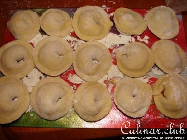 Пельмени с начинкой из сыра и яйца