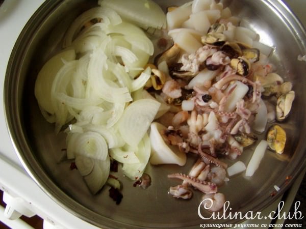 Паэлья с морепродуктами (очень быстрый рецепт)