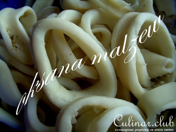 Кальмары, тушёные с овощами и грибами