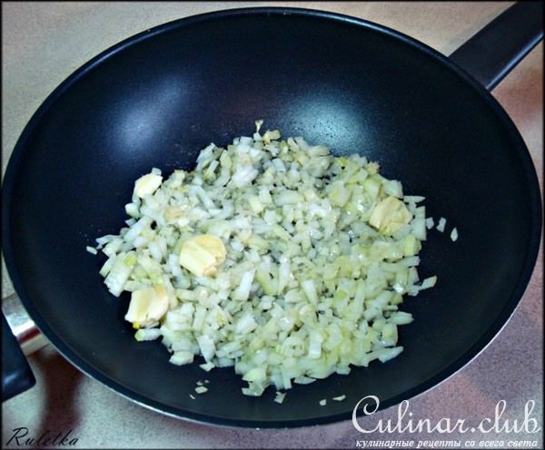 Куми куми смур (пряный кальмар).