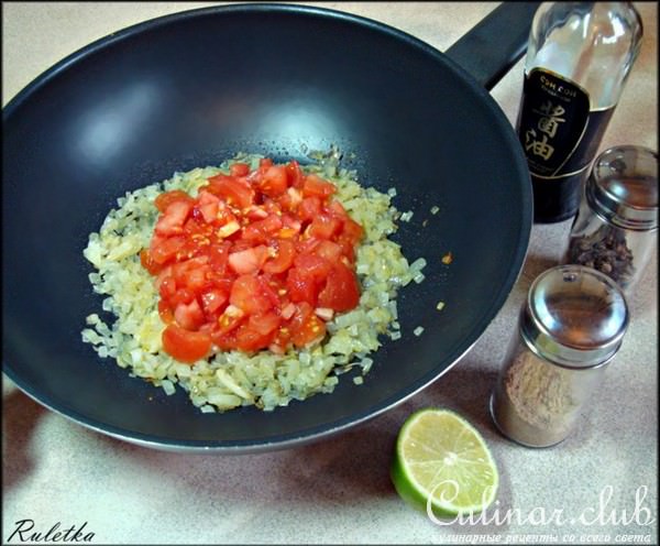 Куми куми смур (пряный кальмар).