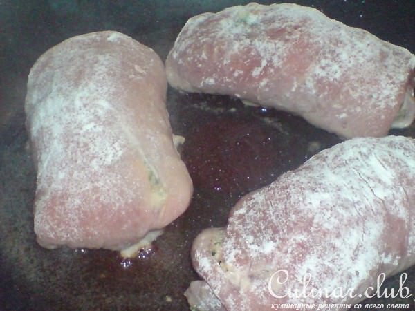 Мясные рулетики с грецкими орехами,сыром и петрушкой