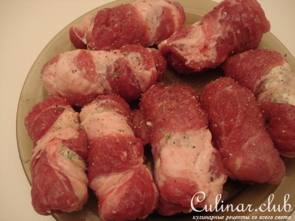 зразы натуральные с сыром фета и грибами с соусом
