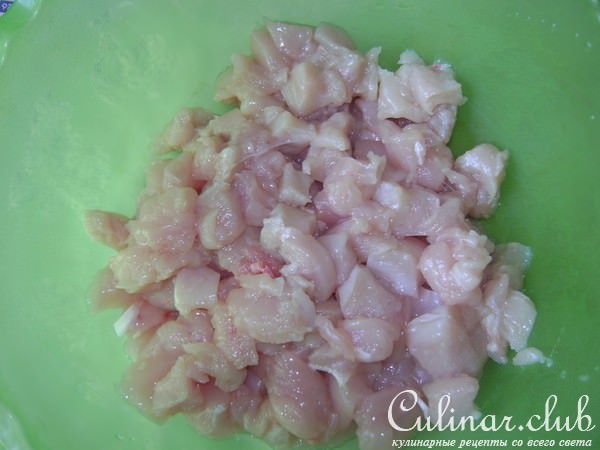 Мясной рулет с разноцветным рисом