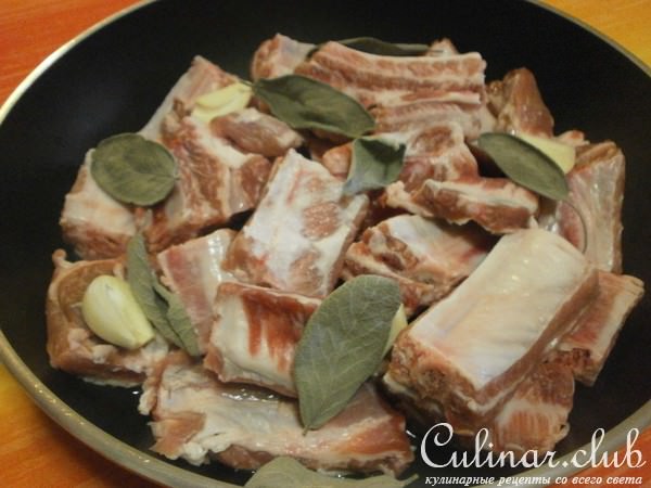 Свинные рёбрышки в апельсиновом соке с прованскими травами