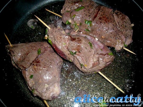 КАРМАШКИ ИЗ КОНИНЫ В ГРАНАТОВОМ СОУСЕ