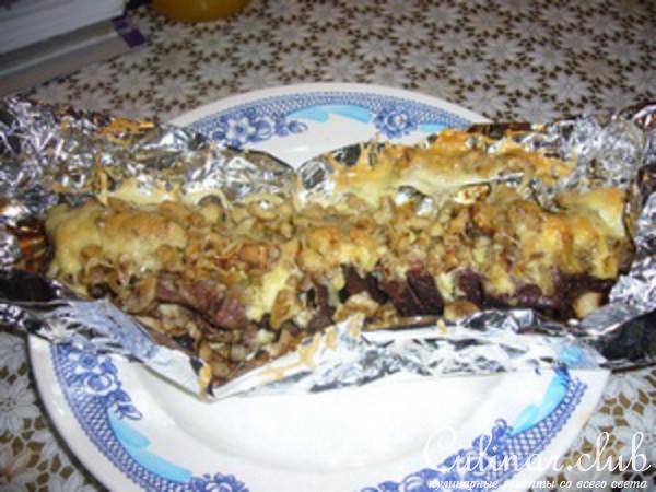 Ребрышки запеченые с грибами и сыром