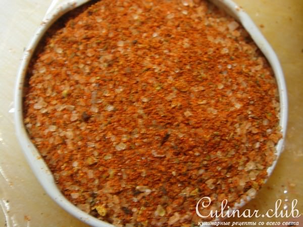 Куриная грудка, фаршированная свити и курагой, приготовленная на пару.