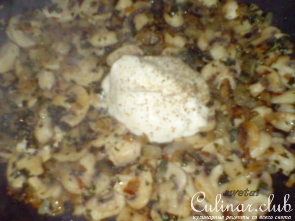 Мясо с грибами под картофельной "шапкой"