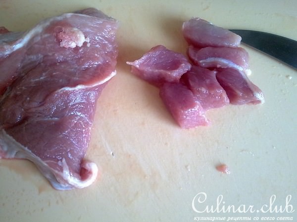 Мясо в горшочках