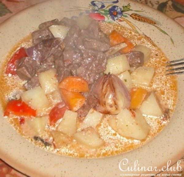 Мясо с овощами в горшочках