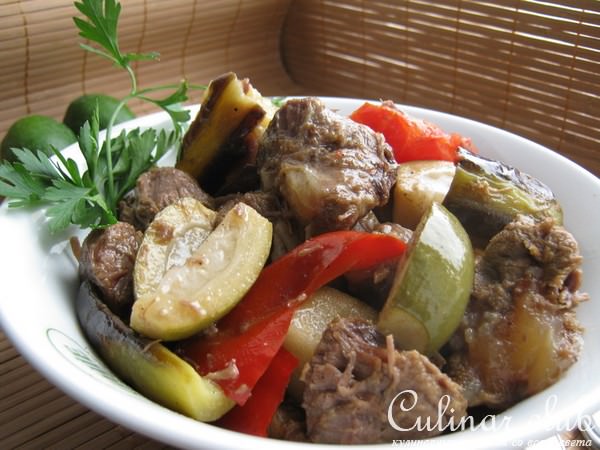 Телятина томлёная - "по-восточному".( с овощами и фейхоа)