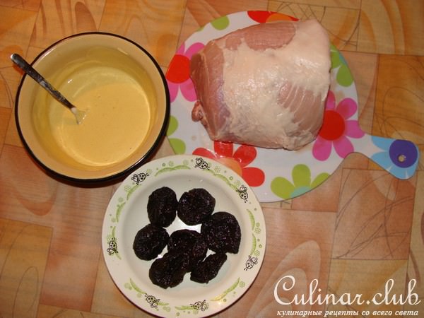 Pork with prunes (Свинина с черносливом)