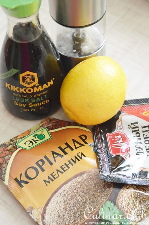 Котлеты из баранины с маринованным перцем и сыром.
