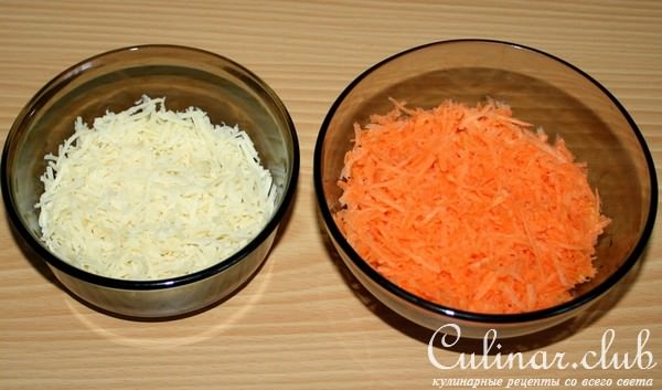 Свинина с овощами и оливками в горшочках