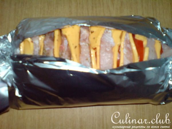 "Книжка" из свинины с плавленным сыром и помидорами