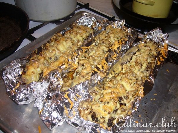 Ребрышки запеченые с грибами и сыром