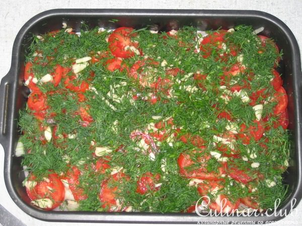 Свининка под подушкой и запеченый картошка.