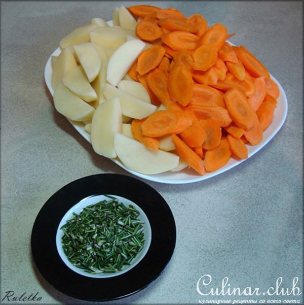 Филе свинины с ореховой крошкой и розмарином.