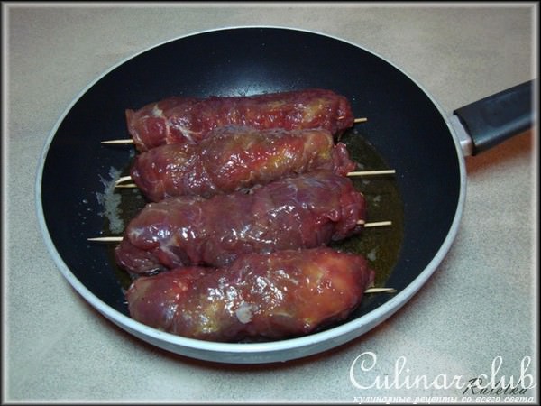 Мясные роллы в сидровом соусе.