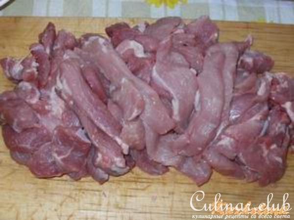 Свинина в пиве с овощами и ананасом