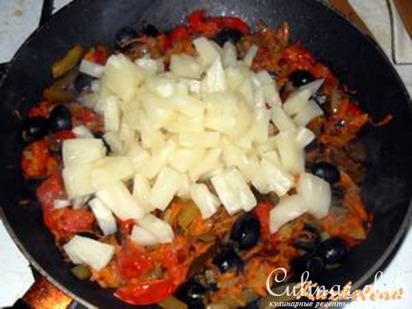 Свинина в пиве с овощами и ананасом