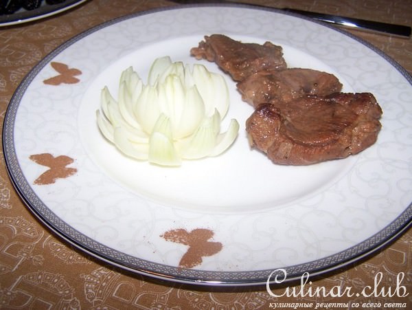 Баранина, тушёная в чае с черносливом