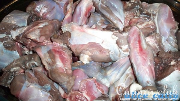 Пряный заяц в духовке с овощами