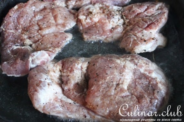 Свинина с карамелизированными яблоками