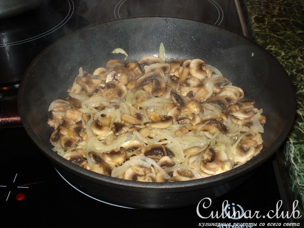 КУРИНАЯ ГРУДКА С ОВОЩАМИ,ТУШЕННАЯ В СЛИВКАХ