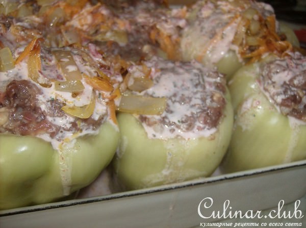 Перчики, фаршированные мясным ассорти