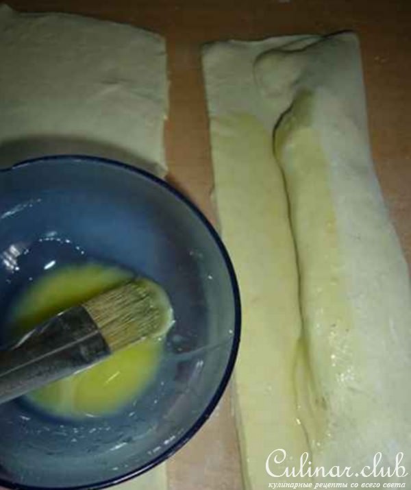 Свиное мясо в тесте с соусом Дарбо