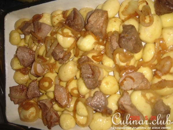 Молодой картофель со свининой