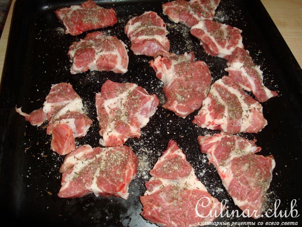 мясо на противне с овощами
