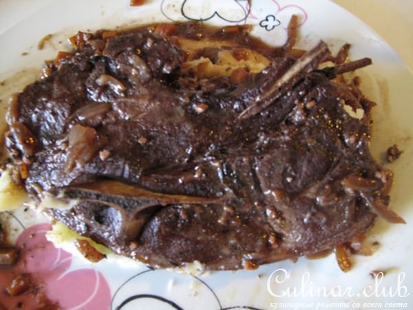 Баранина тушеная с овощами в вине