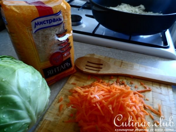 Капуста с рисом и фаршем(что-то вроде ленивых голубцов)