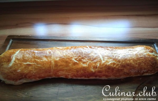 Рулет c зеленым луком, яйцами и сыром