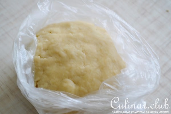 Говядина с овощами под шапкой из теста