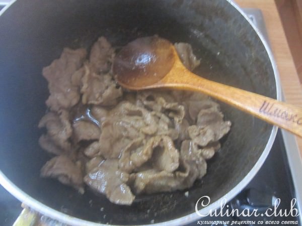 Жарёха из телятины под сырным соусом
