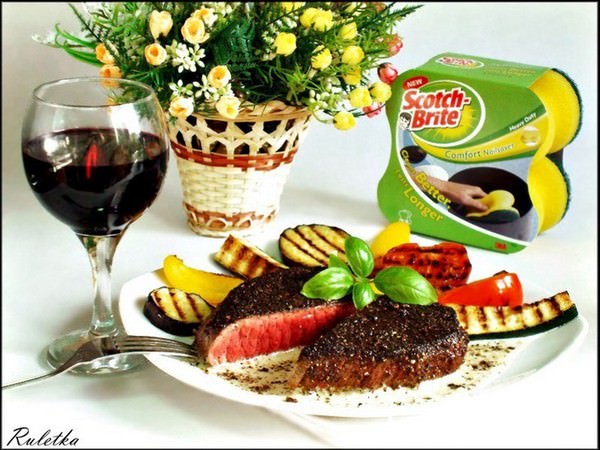 Перечный раундрамб-стейк с грилованными овощами (pepper raundramb-steak).