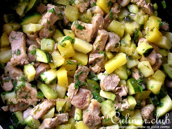 Свинина с картофелем, цуккини и эстрагоном