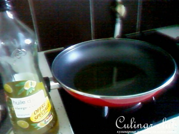 Кускус с миндалем и мясным рулетом