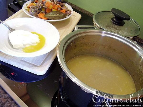 Мясо ягненка под белым соусом