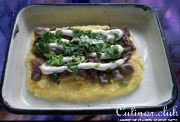 Полента с мясом и сыром