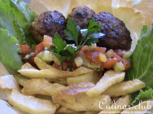 Пикантные мини-котлетки с картошечкой и овощами в корзиночках из теста фило
