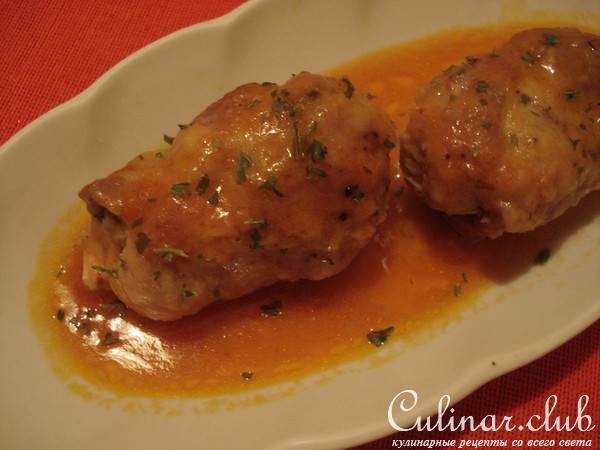 зразы натуральные с сыром фета и грибами с соусом